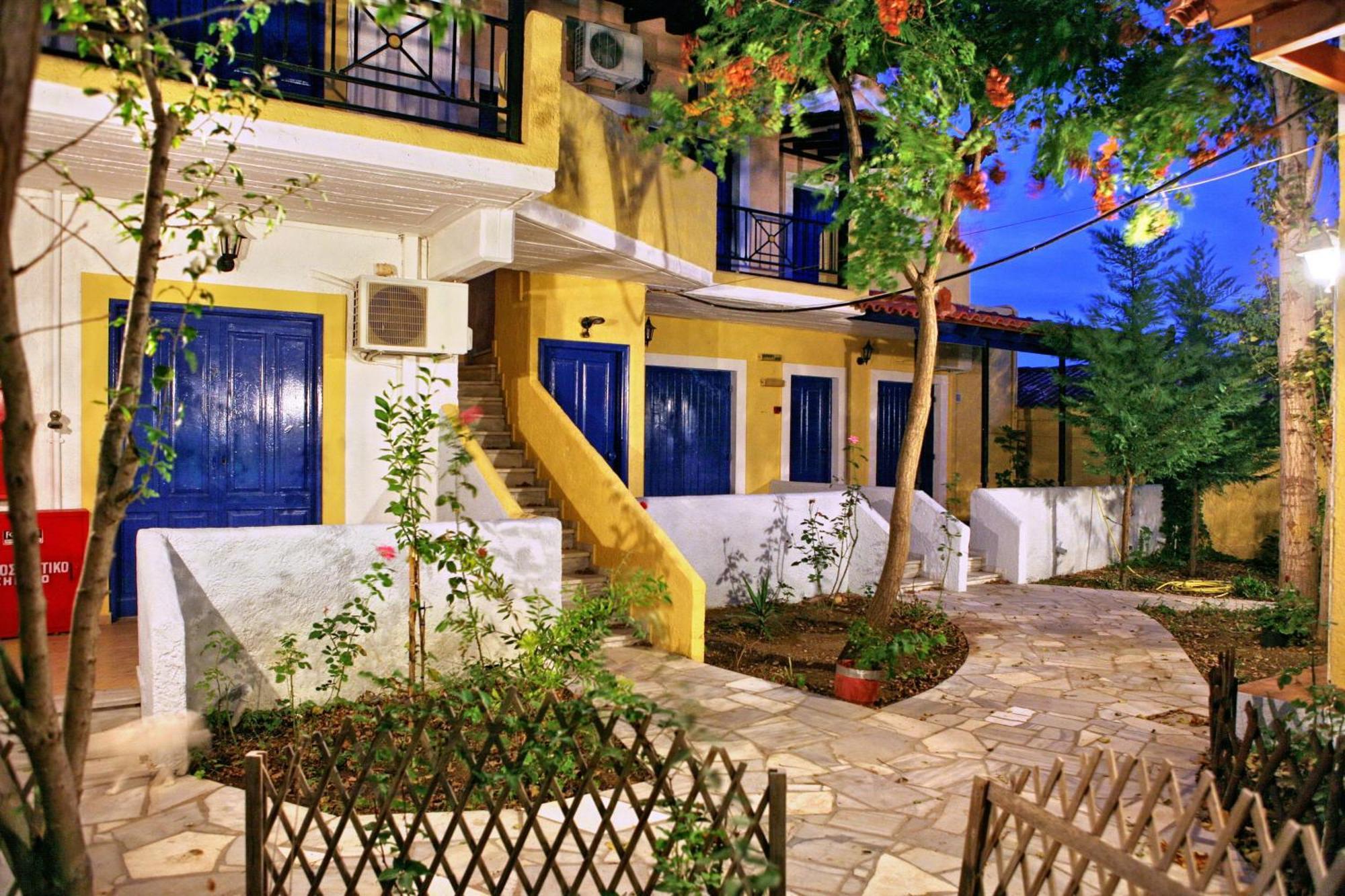 9 Musses Hotel Apartments Skala Mistegnon Oda fotoğraf